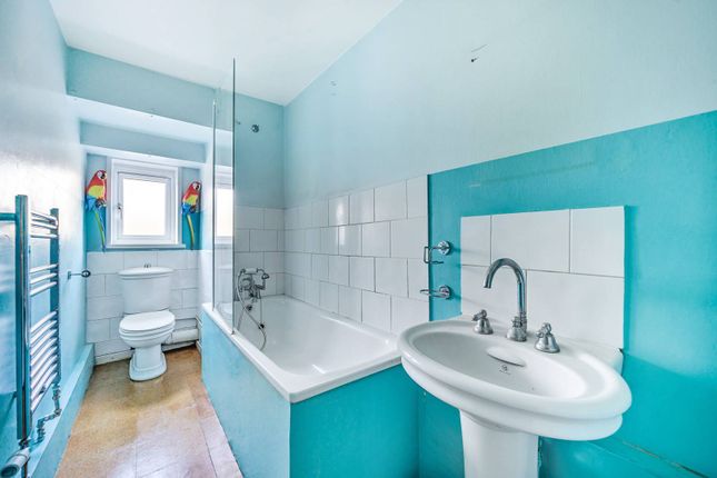 Thumbnail Maisonette to rent in Old Farm Road, East Finchley, London