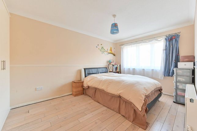 Terraced house for sale in Oakham Drive, Bromley