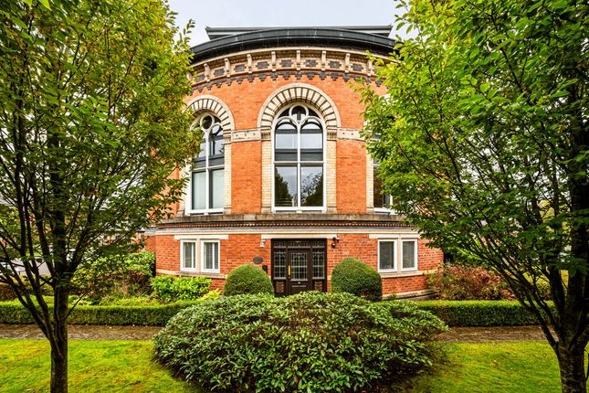 2-bed flat on Pavilion Way, Macclesfield, £275,000