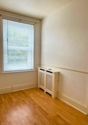 Flat to rent in Cuthbert Road, Westgate