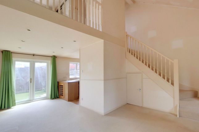 9 Oxlip Close, Croydon photo 2