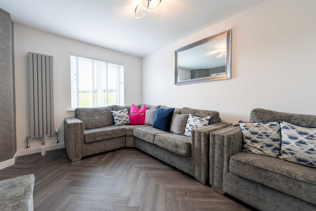 3 Lochmaben Crescent, Cambuslang photo 2