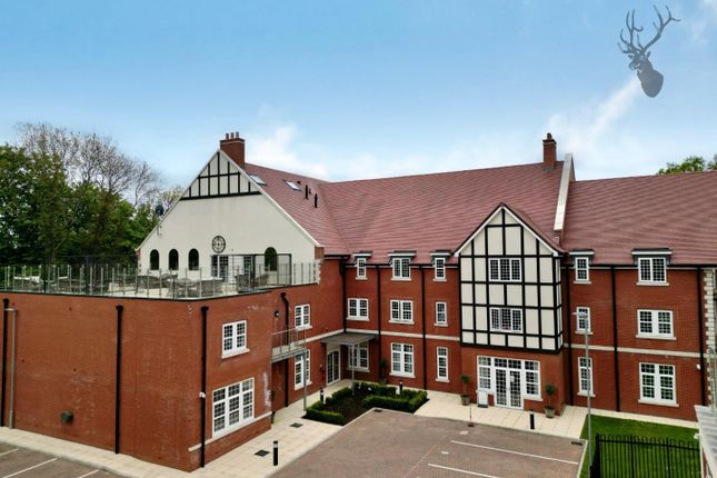 Thumbnail Flat for sale in Lambourne Road, Chigwell