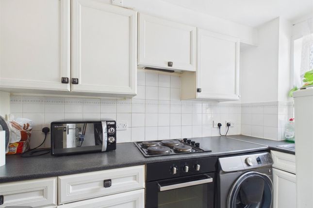 Flat 11 Bren Court, 2 Colgate Place, Enfield photo 3