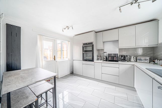 3 Clyde Court, Andover photo 4