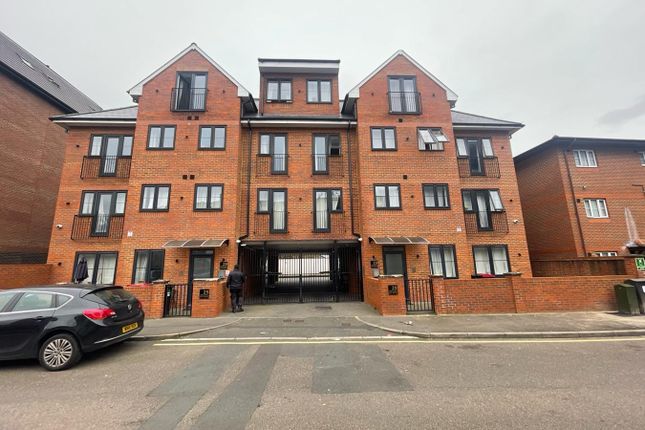 Thumbnail Block of flats for sale in Grays Place, Slough