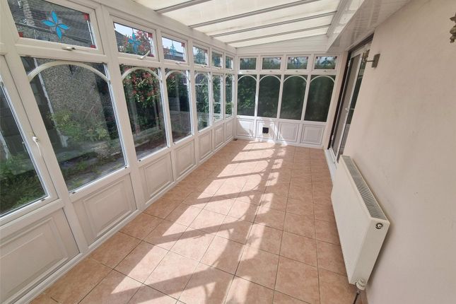 8, Clyde Crescent, Essex photo 3