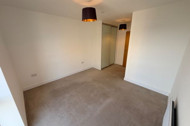 Flat 8  Flat 8, Stirling Drive, Luton photo 4