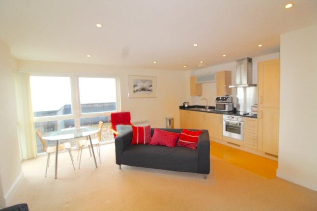 Flat to rent in Trawler Road, Maritime Quarter, Swansea