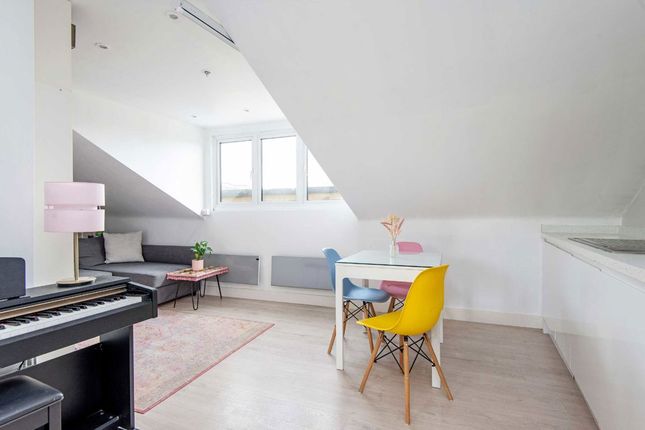 Thumbnail Flat for sale in Lower Clapton Road, London