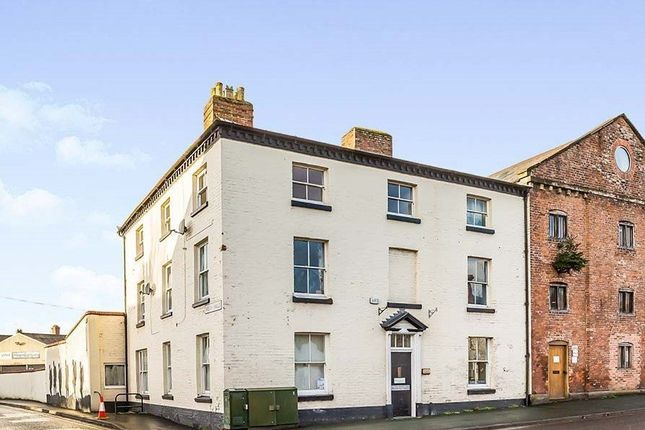 Flat to rent in Willow Street, Oswestry, Shropshire
