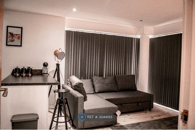 Apartment, Canal Wharf Waterfront Walk, Birmingham photo 2