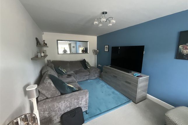 Stroudley Drive, Burgess Hill photo 4