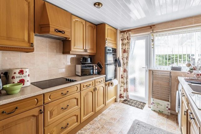 11, St. Johns, North Holmwood photo 3