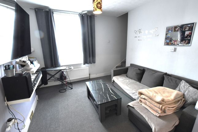 12 Grotto Road, Margate photo 4