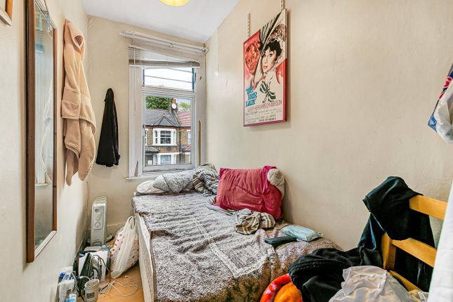 Flat for sale in Shirley Gardens, London
