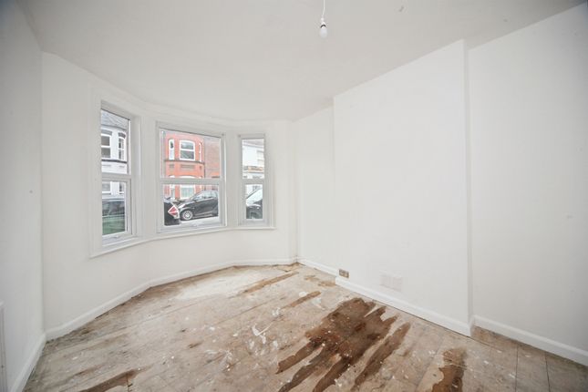 34, Lyndhurst Road, Luton photo 4