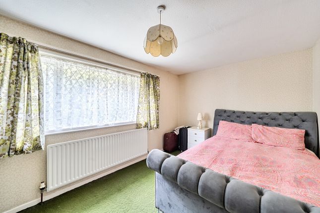 36, St. Dunstans Close, Hayes photo 4