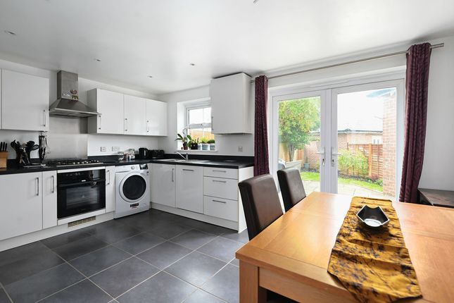 Monxton Place, Hook photo 3