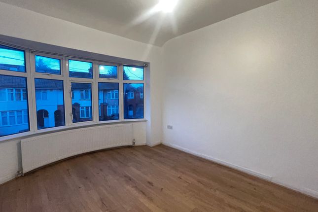46, Pembroke Avenue, Luton photo 5
