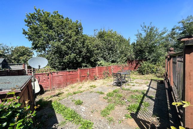 77 High Beech Chalet Park, Battle Road, St Leonards-on-Sea photo 4