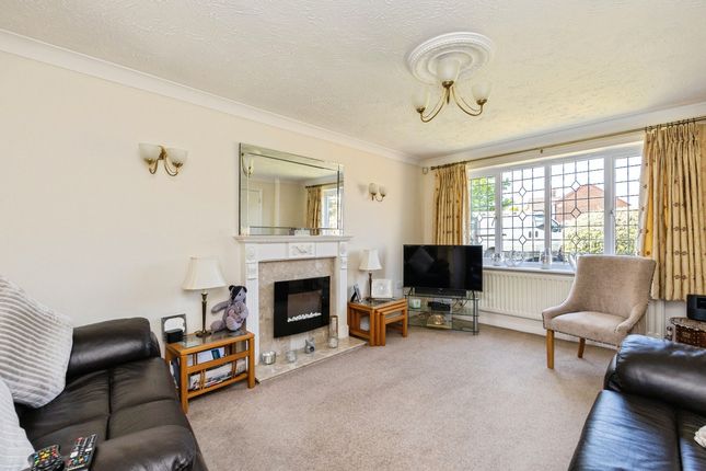 13, Lucilla Avenue, Ashford photo 2