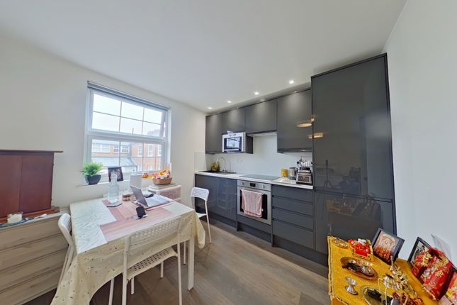 FLAT 4, 25A Drapery, Northampton photo 4
