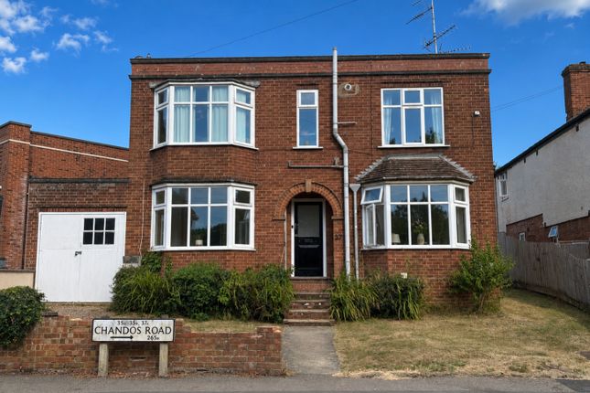 1-bed flat on 37b, Chandos Road, Buckingham, £130,000