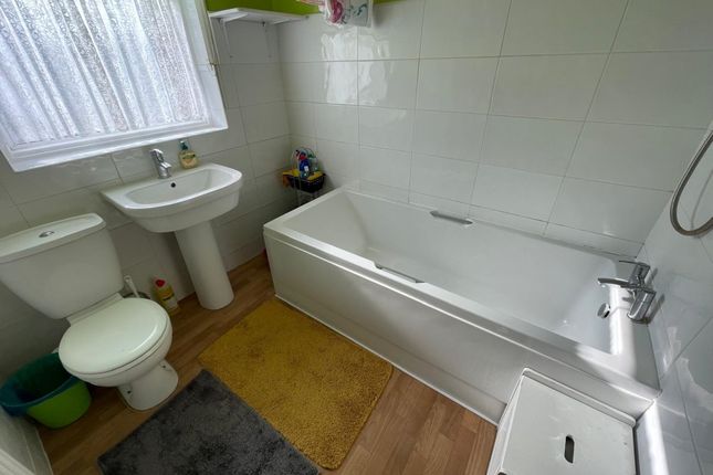 20, Baxter Road, Edmonton photo 4
