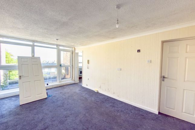 Apartment 72 Neville Court, Washington photo 4