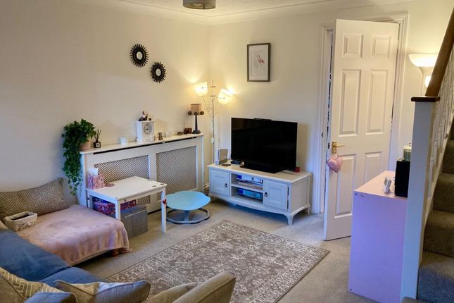 44, Oaktree Way, Horsham photo 2