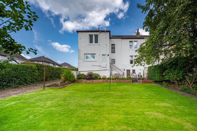 18 Thorn Drive, Burnside, Glasgow photo 2