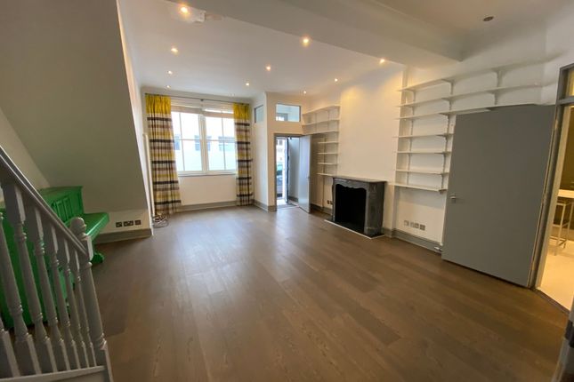 Thumbnail Flat to rent in Adam &amp; Eve Mews, London