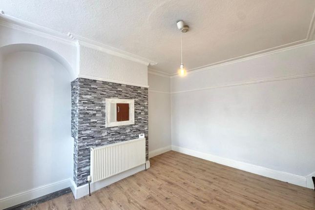 66, Sutherland Mount, Leeds photo 3