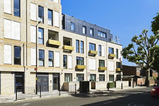 Thumbnail Flat to rent in St. James's Road, London