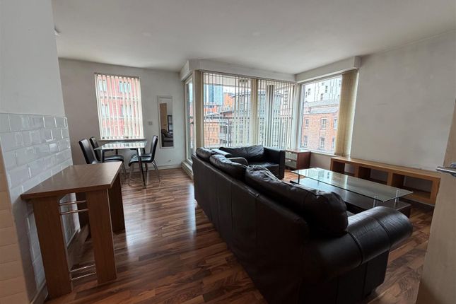 Apt 23, The Quadrangle, Manchester photo 2