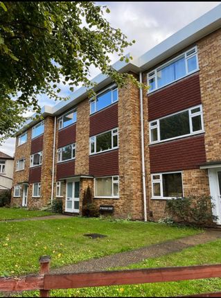 Thumbnail Flat to rent in Cavendish Road, Colliers Wood, London