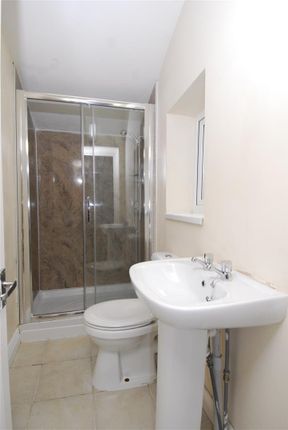 Flat to rent in Lockyer Road, Flat 2, Plymouth