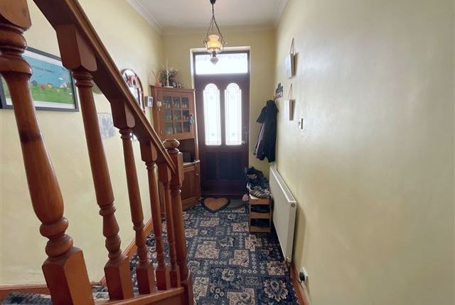11, Kirkdale Drive, Sheffield photo 4