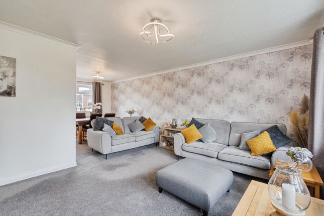 16, Beaumont Drive, Greater Manchester photo 3