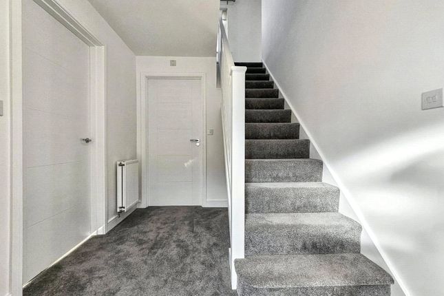 4, Molly Rose Walk, Hampshire photo 2
