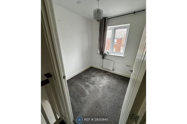 Chestnut Close, London photo 3