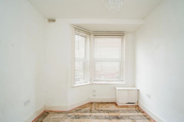 End terrace house for sale in Holywell Road, Watford