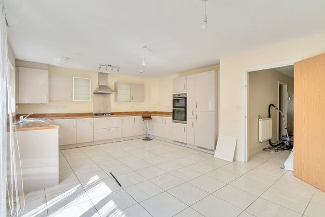 4, Rowan Drive, Bristol photo 2