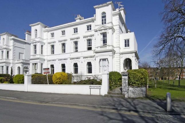 Flat to rent in Portland Terrace, The Green, Richmond