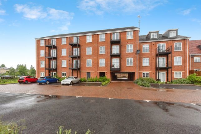 Thumbnail Flat for sale in Houghton Way, Bury St. Edmunds