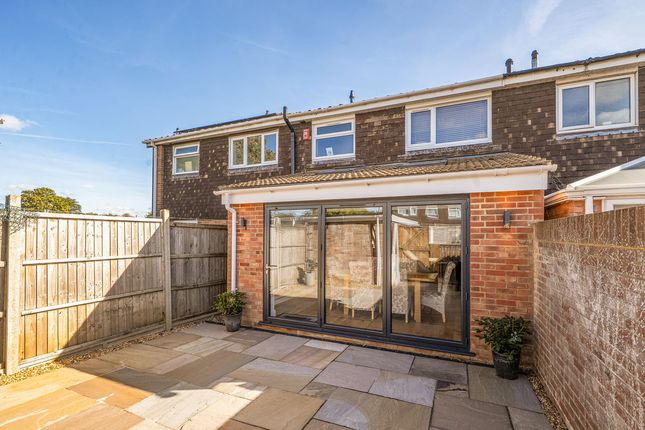 29, Salcombe Close, Bedford photo 4
