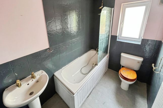 30, Tickhill Way, Doncaster photo 4