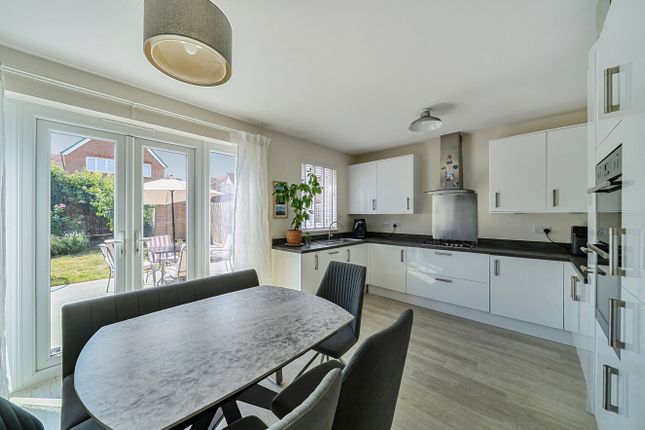 6, Crozier Lane, Bracknell photo 2