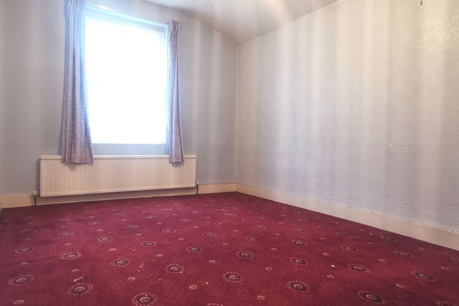 Thumbnail Room to rent in Lincoln Road, London